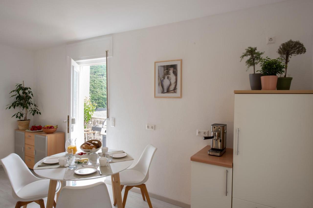 Ferienwohnung Burgblick Coraidelstein Klotten Exteriör bild